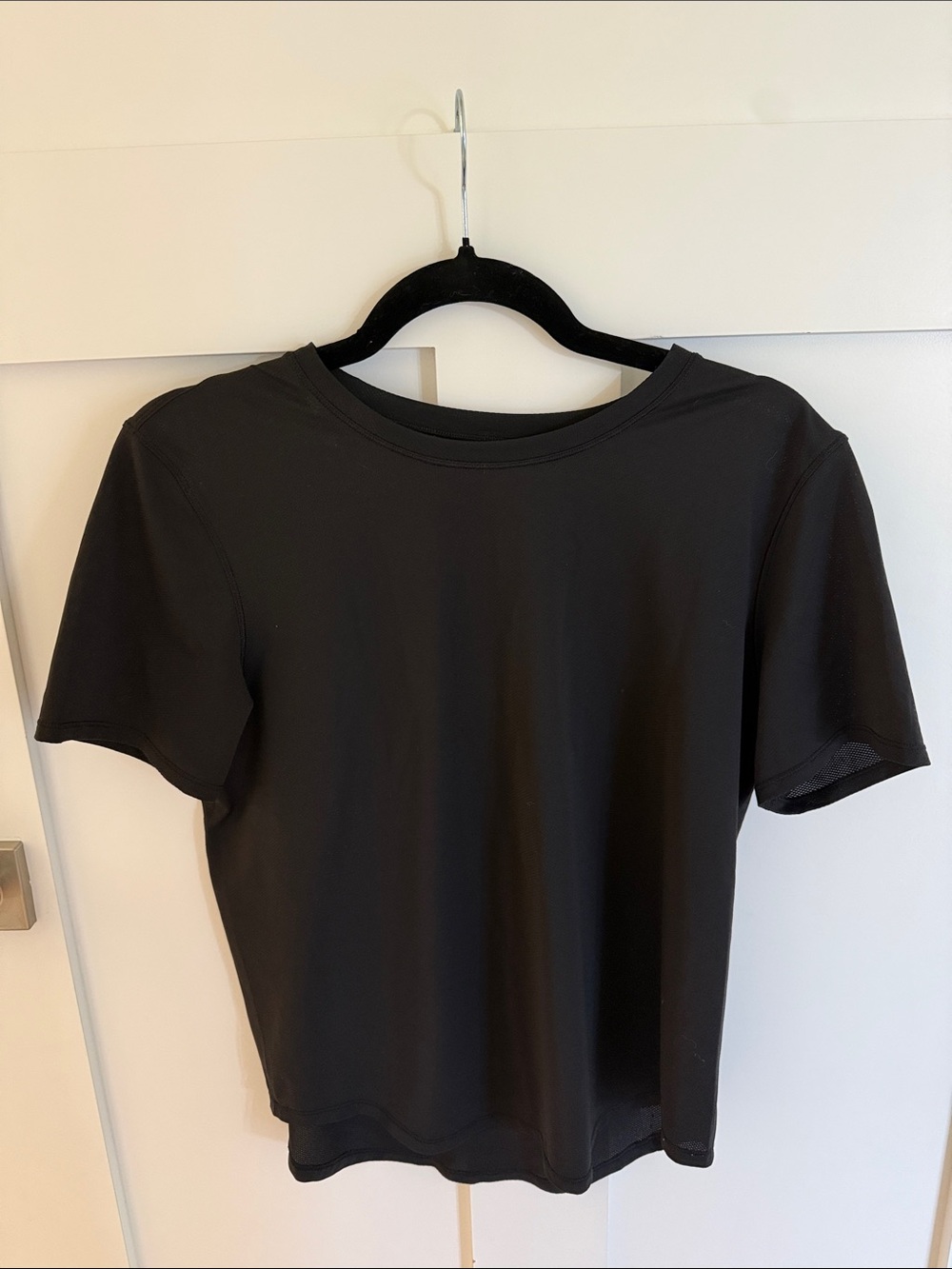 Black Women's Lululemon Mesh Short Sleeve Tee